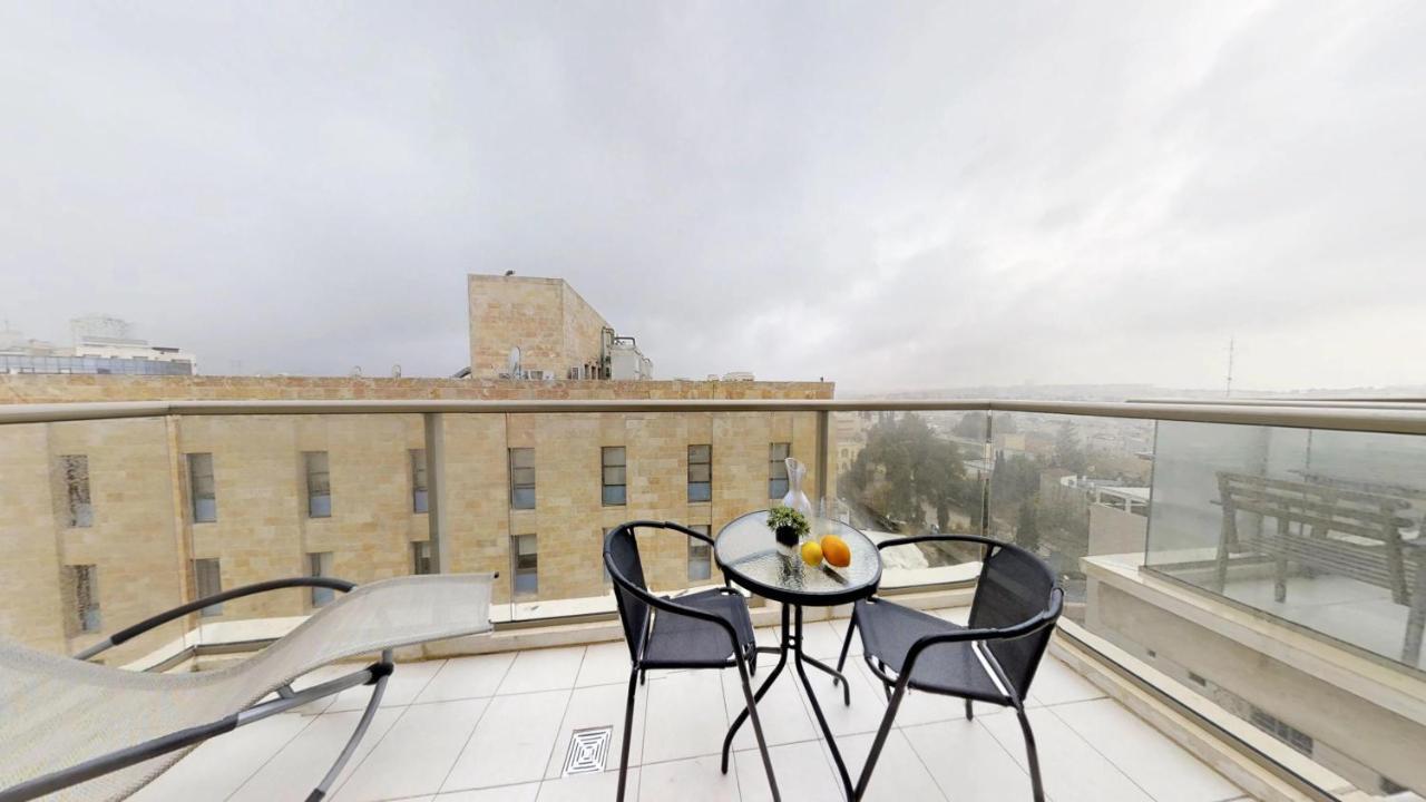 Exclusive Two-Bedroom Apartment With Parking القدس المظهر الخارجي الصورة
